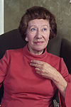 https://upload.wikimedia.org/wikipedia/commons/thumb/6/66/Dame_Flora_Robson_Allan_Warren.jpg/100px-Dame_Flora_Robson_Allan_Warren.jpg